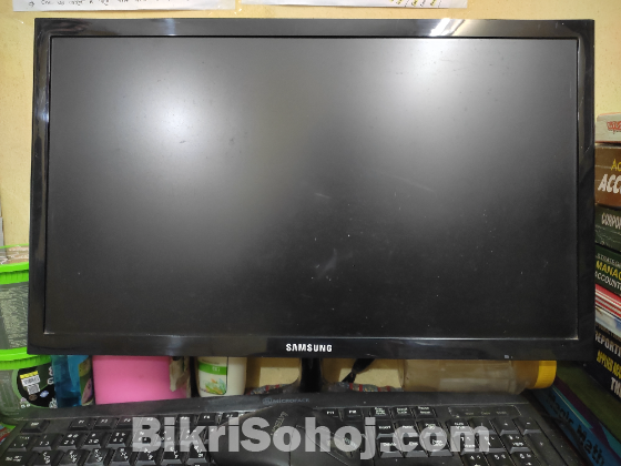 Samsung S19F350HNW 18.5 Inch LED Monitor